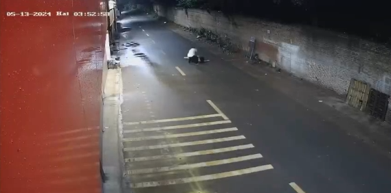 Video toàn cảnh nam thanh niên “thương iu” cô gái hàng chục nhát ở Sóc Sơn sáng nay