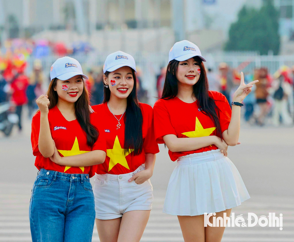 Không khí rực lửa trận đấu ĐT Việt Nam và ĐT Iraq trên sân Mỹ Đình